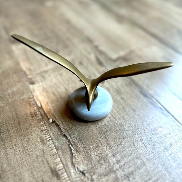 Vintage Mid-Century Modern Brass Soaring Seagull Bird Paper Weight with marble - Picture 1 of 5